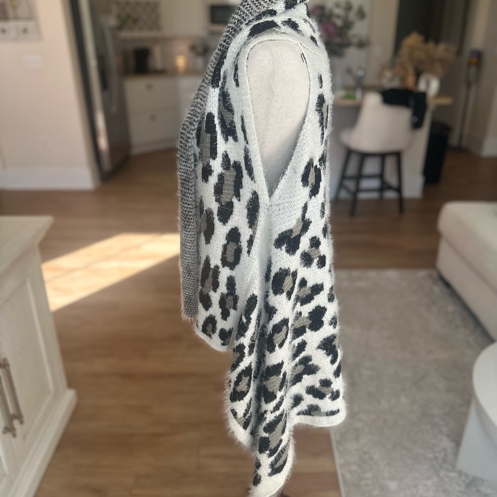 Leopard Print Open Front Cardigan - Picture 6 of 6